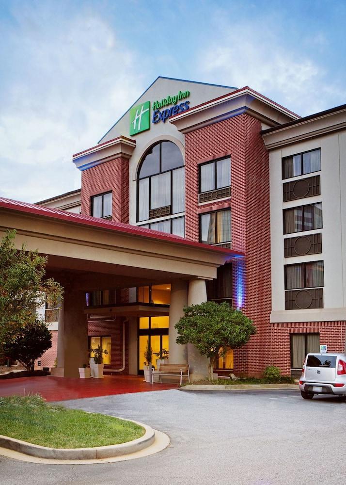 Holiday Inn Express & Suites Greenville-Downtown By Ihg Buitenkant foto