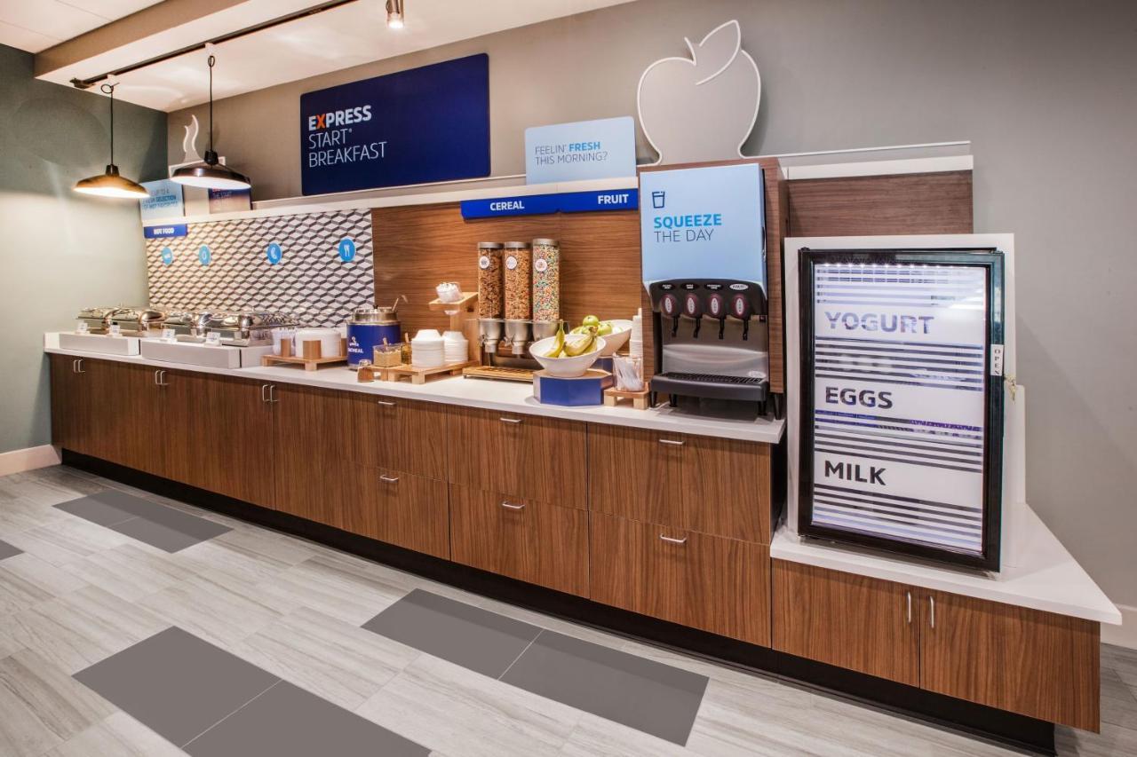 Holiday Inn Express & Suites Greenville-Downtown By Ihg Buitenkant foto