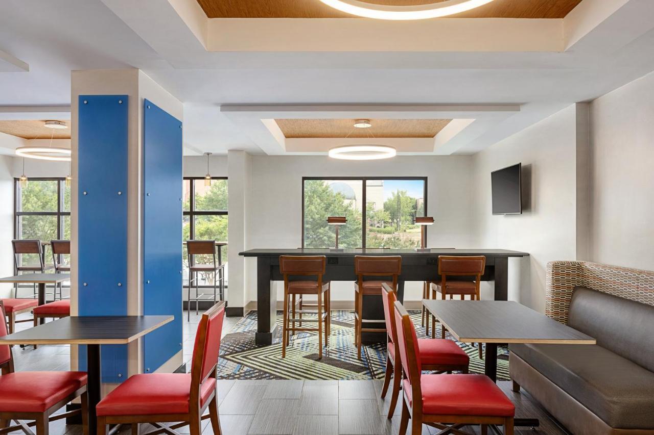Holiday Inn Express & Suites Greenville-Downtown By Ihg Buitenkant foto