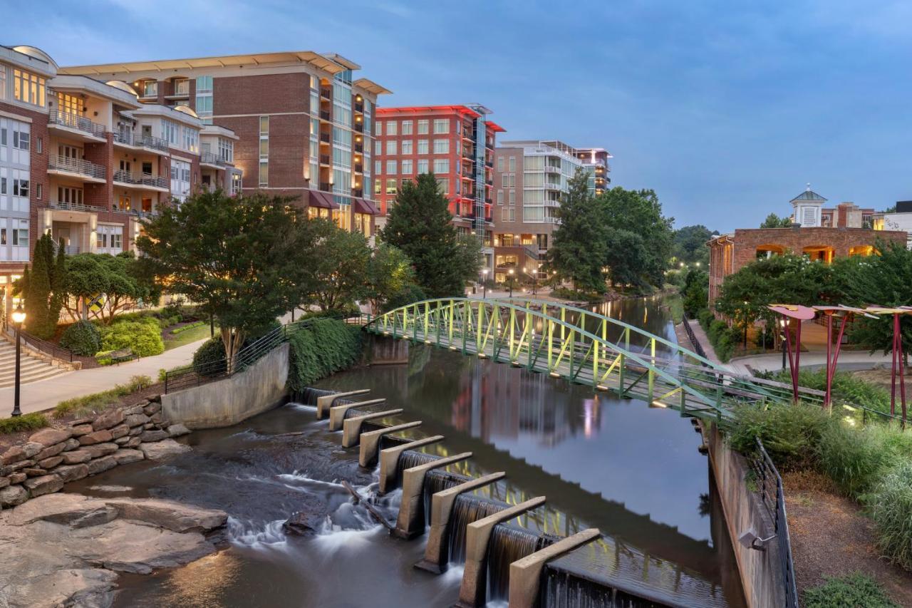 Holiday Inn Express & Suites Greenville-Downtown By Ihg Buitenkant foto