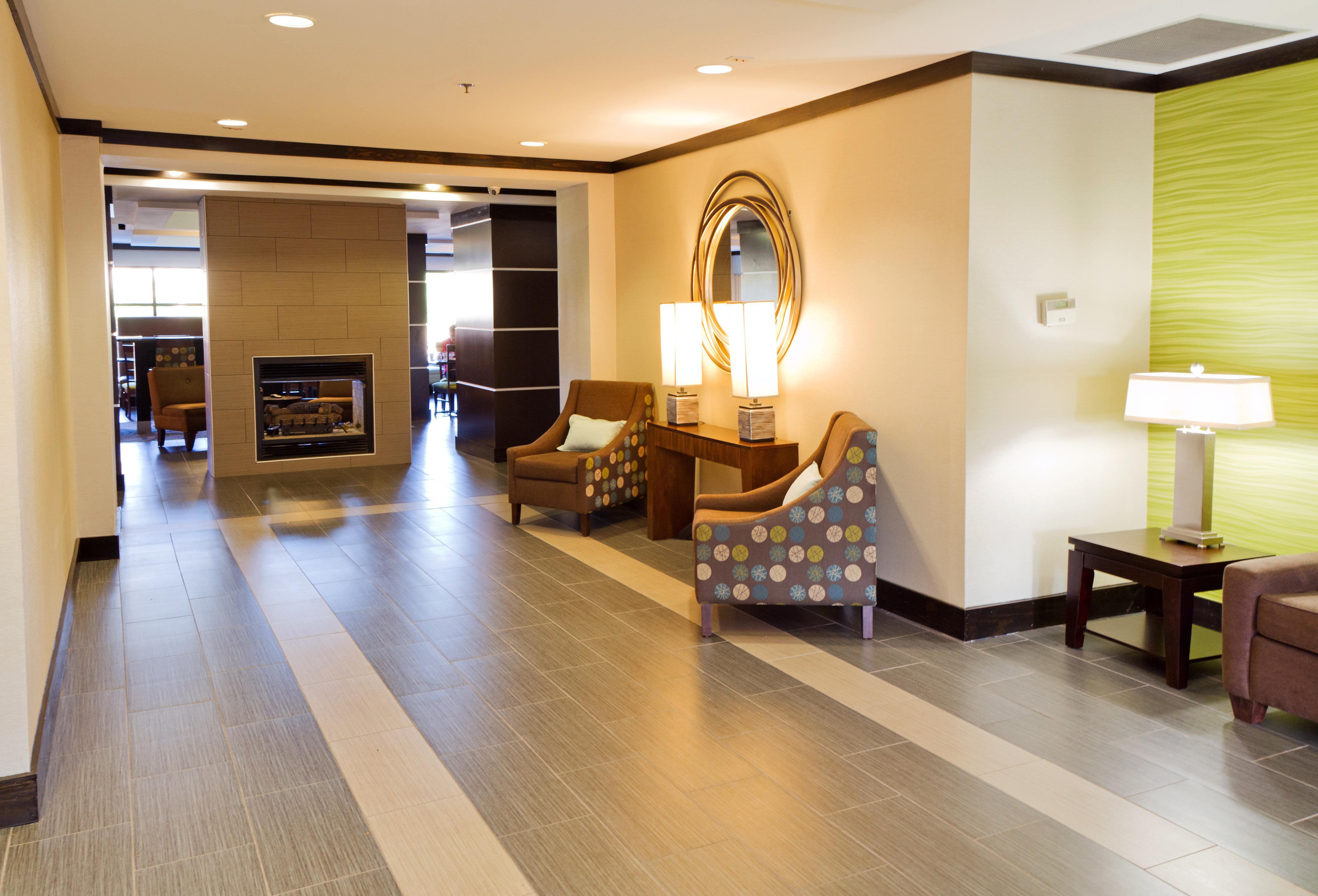 Holiday Inn Express & Suites Greenville-Downtown By Ihg Buitenkant foto